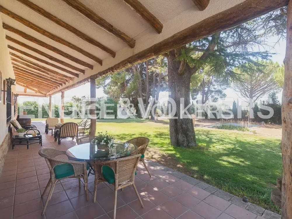 10 slaapkamer Finca/Landhuis te koop in Requena met zwembad - € 1.700.000 (Ref: 10113471)