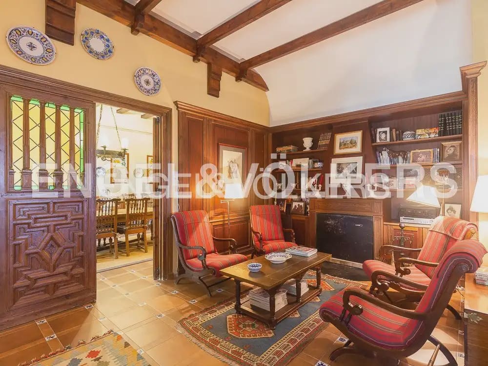 10 slaapkamer Finca/Landhuis te koop in Requena met zwembad - € 1.700.000 (Ref: 10113471)