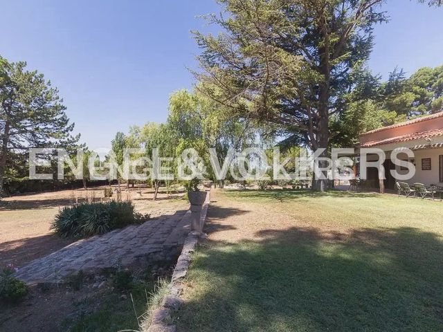 10 slaapkamer Finca/Landhuis te koop in Requena met zwembad - € 1.700.000 (Ref: 10113471)
