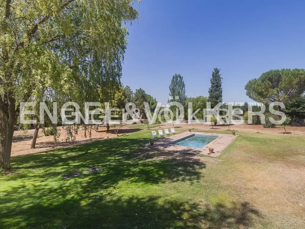 10 slaapkamer Finca/Landhuis te koop in Requena met zwembad - € 1.700.000 (Ref: 10113471)