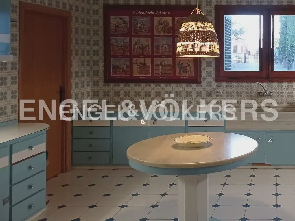 10 slaapkamer Finca/Landhuis te koop in Requena met zwembad - € 1.700.000 (Ref: 10113471)