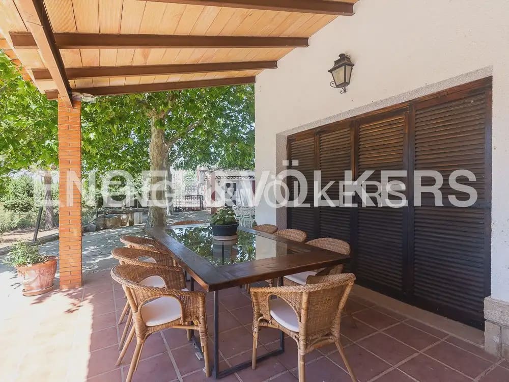 10 slaapkamer Finca/Landhuis te koop in Requena met zwembad - € 1.700.000 (Ref: 10113471)
