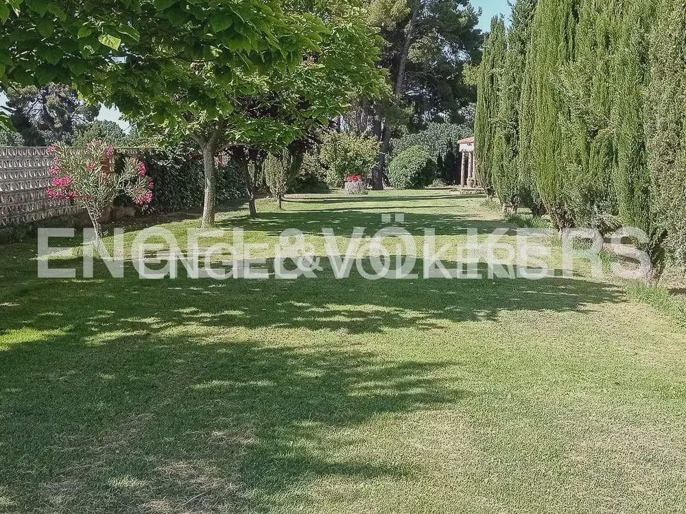 10 slaapkamer Finca/Landhuis te koop in Requena met zwembad - € 1.700.000 (Ref: 10113471)