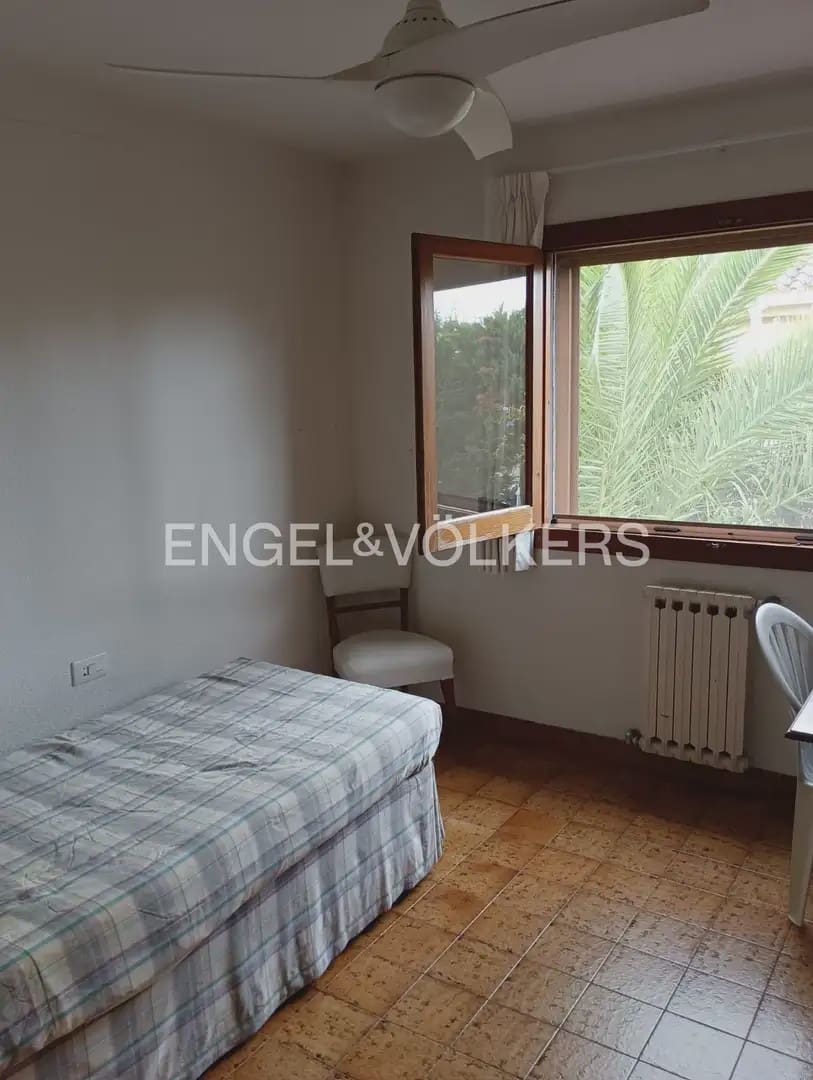 4 bedroom Villa for rent in Picassent with pool garage - € 2,200 (Ref: 10113472)