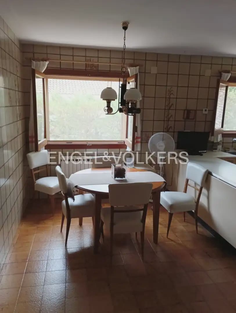 4 bedroom Villa for rent in Picassent with pool garage - € 2,200 (Ref: 10113472)