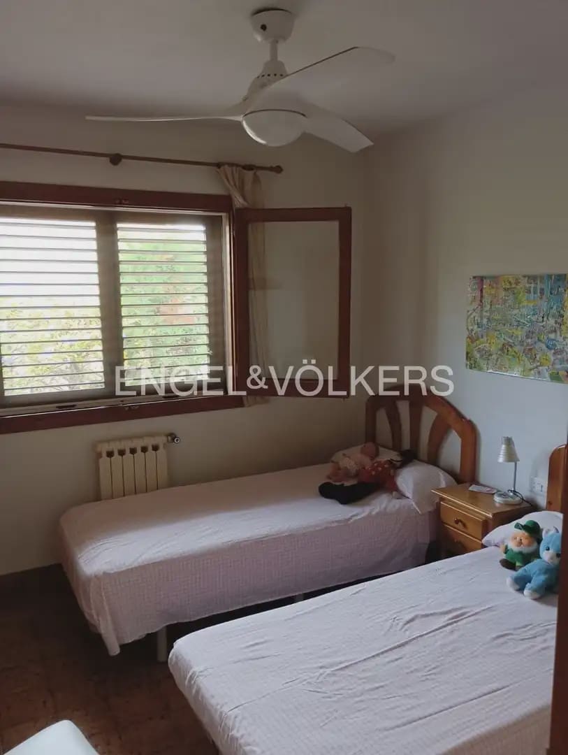 4 bedroom Villa for rent in Picassent with pool garage - € 2,200 (Ref: 10113472)