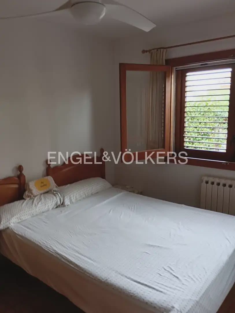 4 bedroom Villa for rent in Picassent with pool garage - € 2,200 (Ref: 10113472)