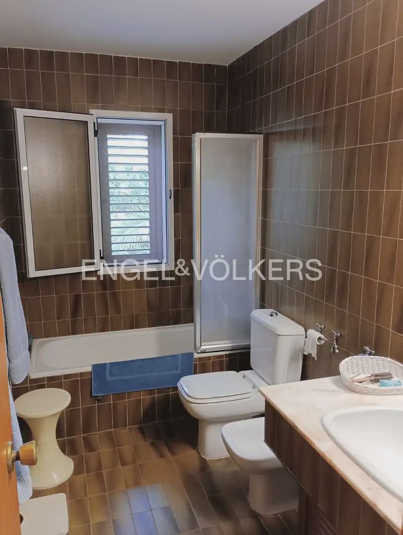 4 bedroom Villa for rent in Picassent with pool garage - € 2,200 (Ref: 10113472)