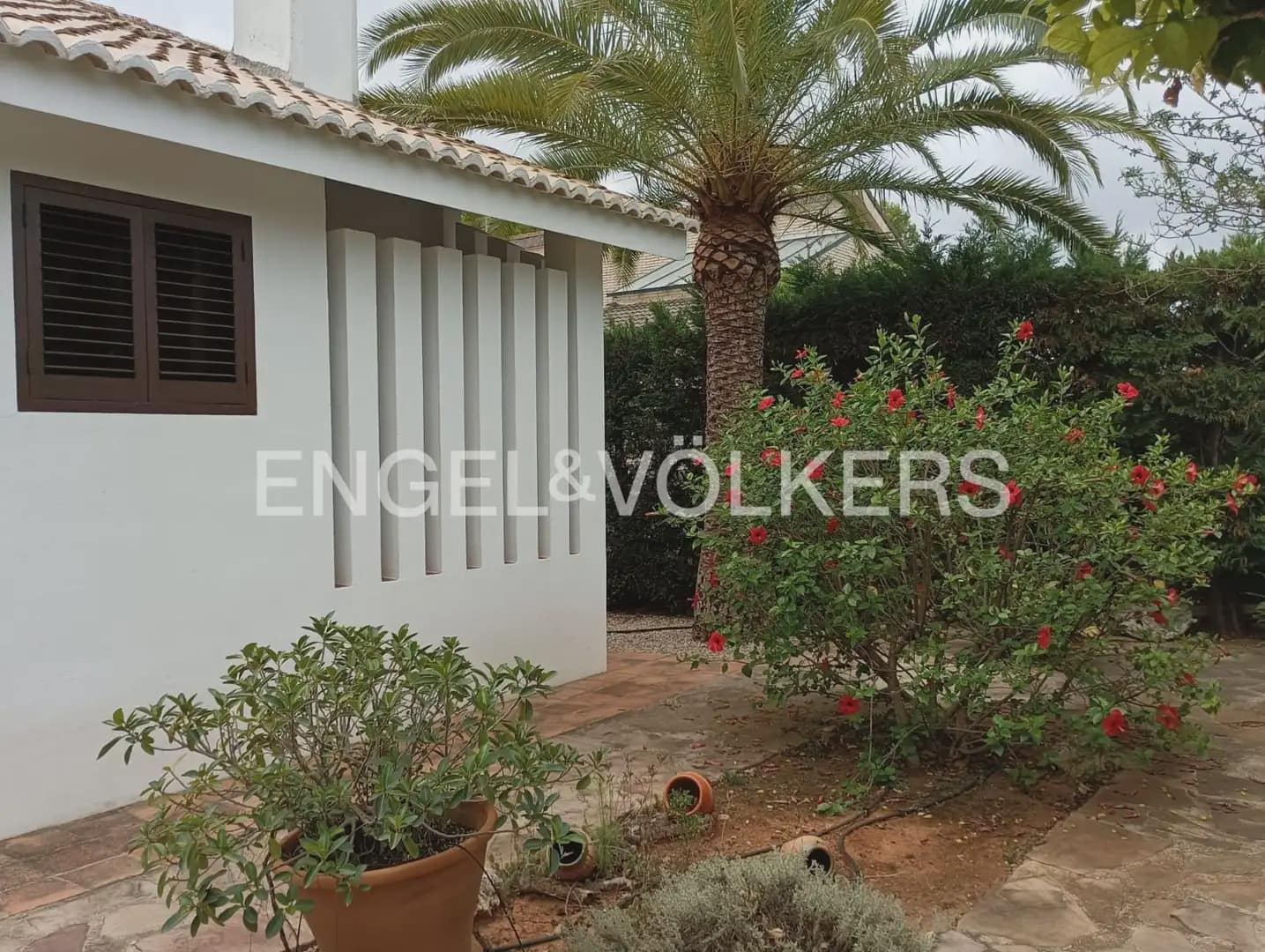 4 bedroom Villa for rent in Picassent with pool garage - € 2,200 (Ref: 10113472)