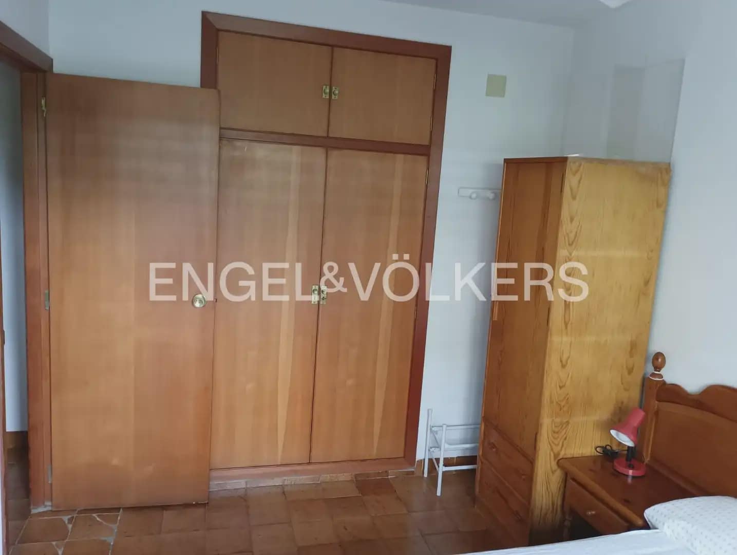 4 bedroom Villa for rent in Picassent with pool garage - € 2,200 (Ref: 10113472)