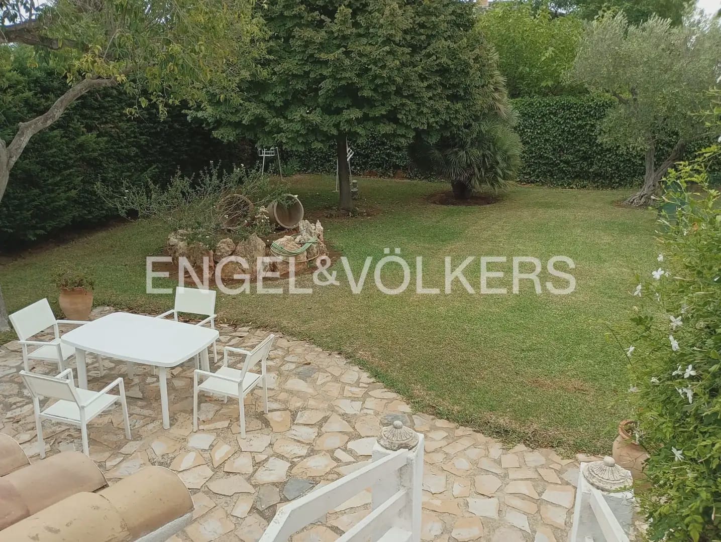 4 bedroom Villa for rent in Picassent with pool garage - € 2,200 (Ref: 10113472)