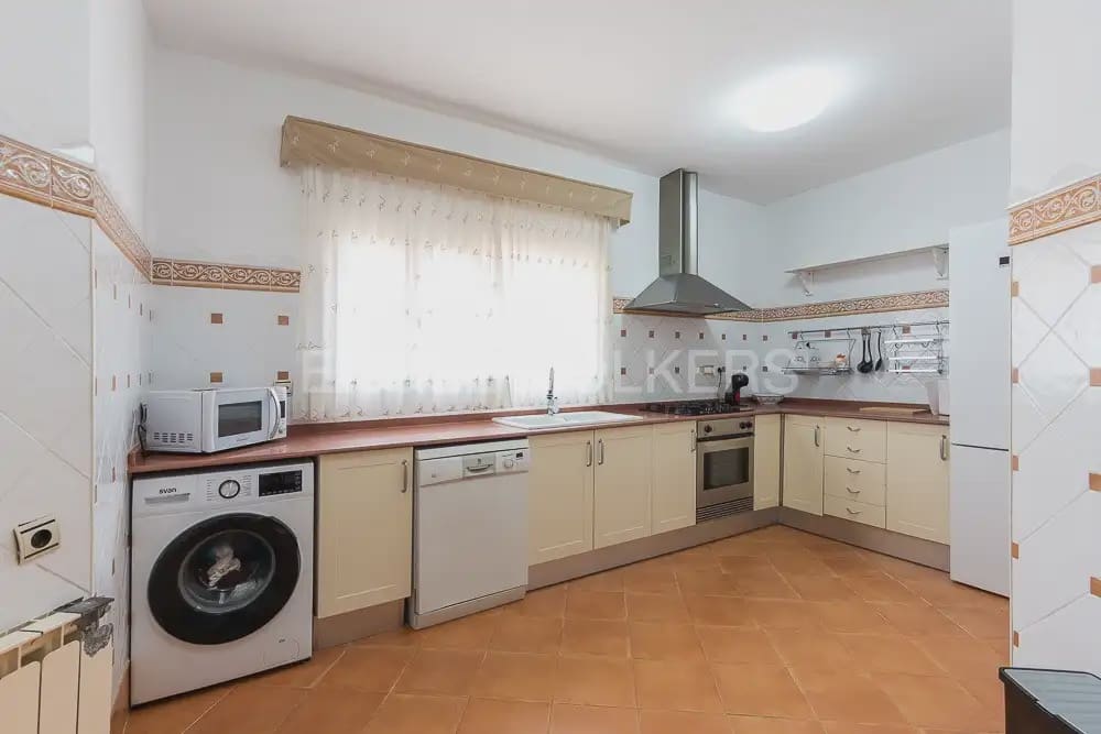 4 quarto Moradia para arrendar em Naquera com piscina garagem - 3 000 € (Ref: 10113473)