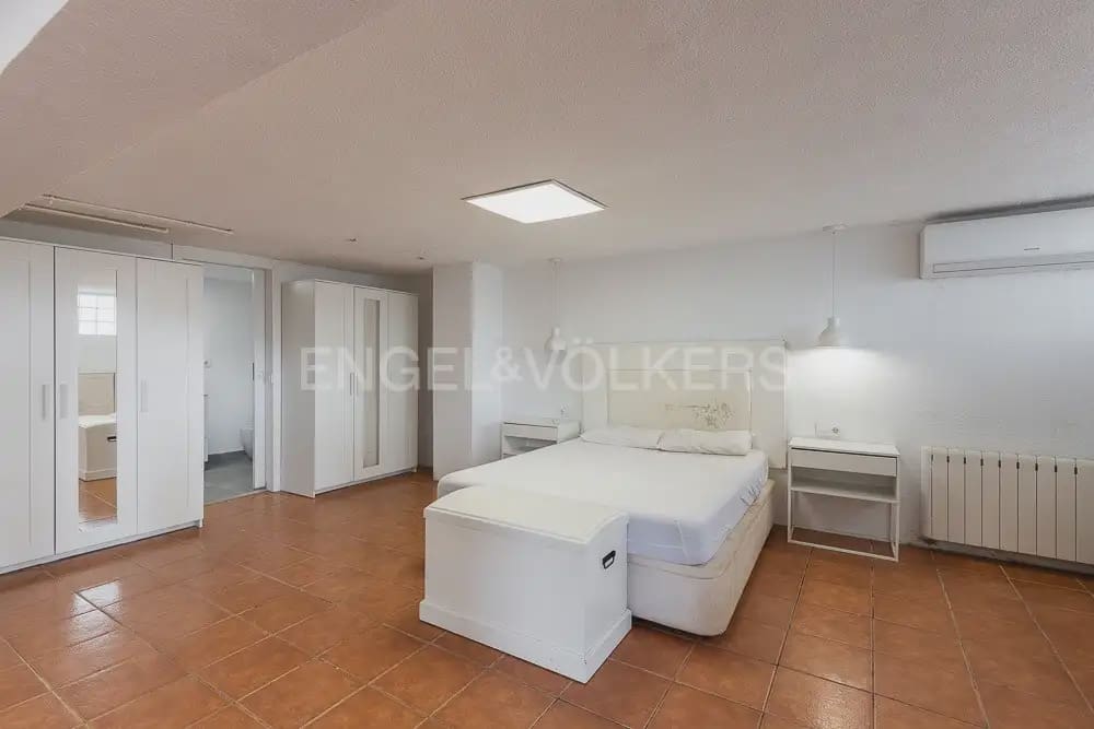 4 quarto Moradia para arrendar em Naquera com piscina garagem - 3 000 € (Ref: 10113473)
