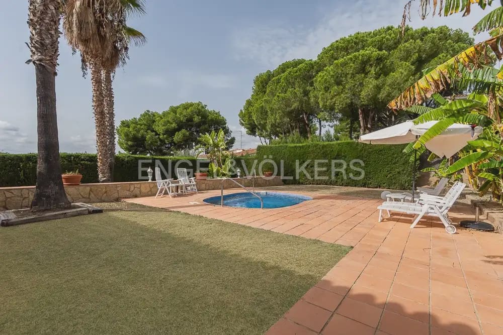 4 quarto Moradia para arrendar em Naquera com piscina garagem - 3 000 € (Ref: 10113473)