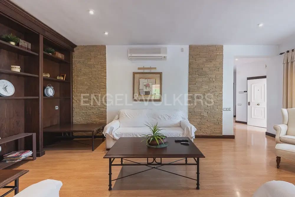 4 quarto Moradia para arrendar em Naquera com piscina garagem - 3 000 € (Ref: 10113473)