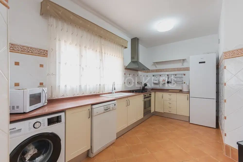4 quarto Moradia para arrendar em Naquera com piscina garagem - 3 000 € (Ref: 10113473)