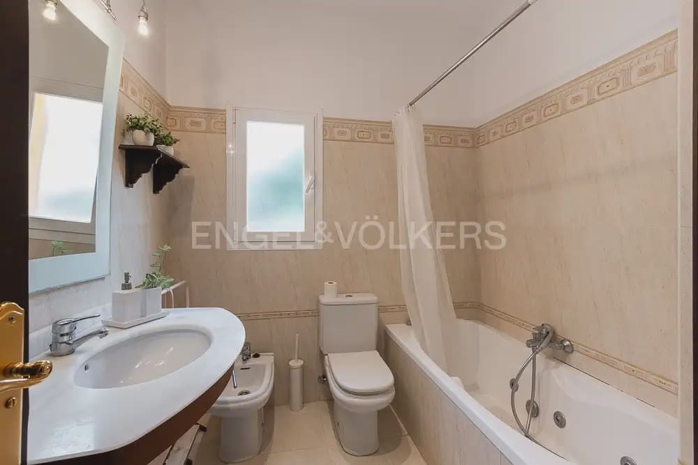 4 quarto Moradia para arrendar em Naquera com piscina garagem - 3 000 € (Ref: 10113473)