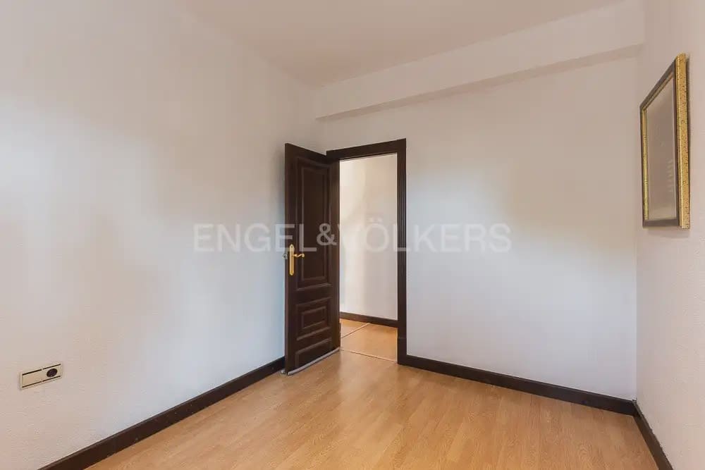 4 quarto Moradia para arrendar em Naquera com piscina garagem - 3 000 € (Ref: 10113473)