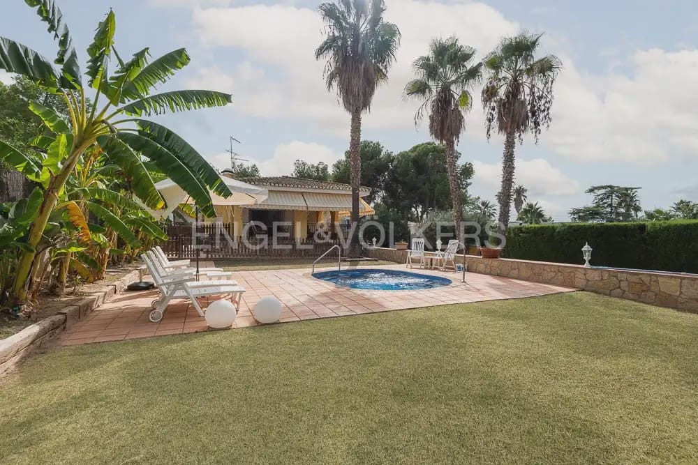 4 quarto Moradia para arrendar em Naquera com piscina garagem - 3 000 € (Ref: 10113473)