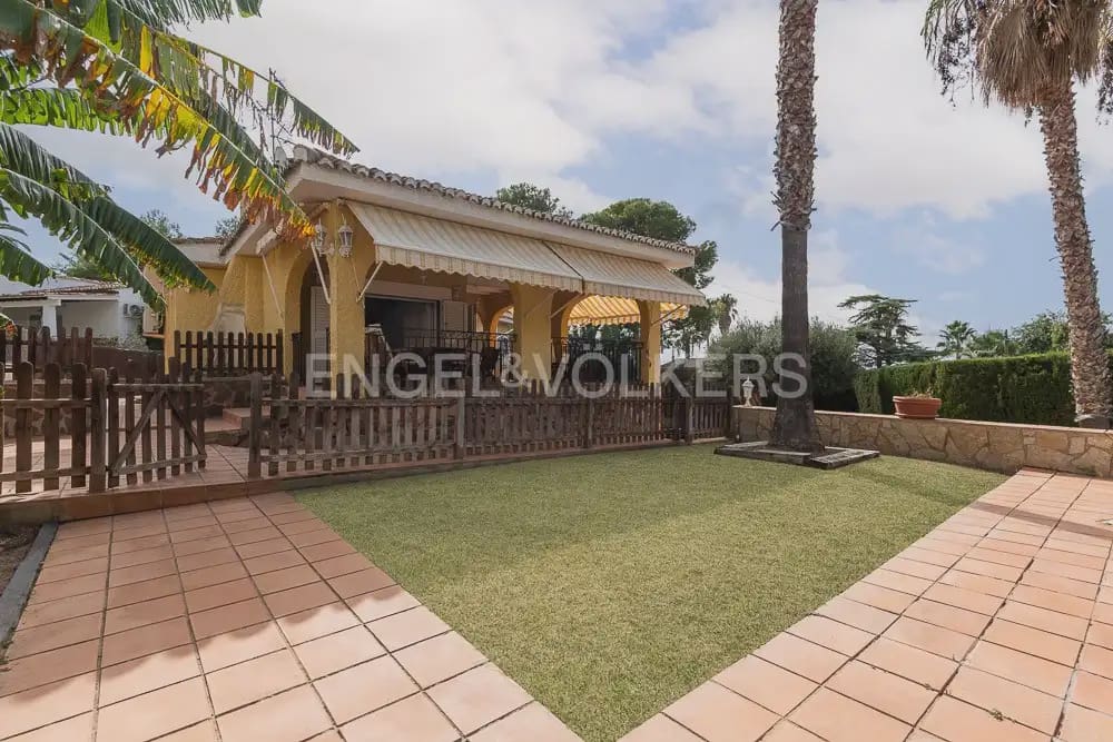 4 quarto Moradia para arrendar em Naquera com piscina garagem - 3 000 € (Ref: 10113473)