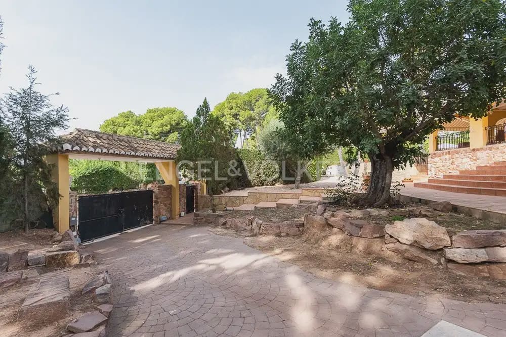 4 quarto Moradia para arrendar em Naquera com piscina garagem - 3 000 € (Ref: 10113473)