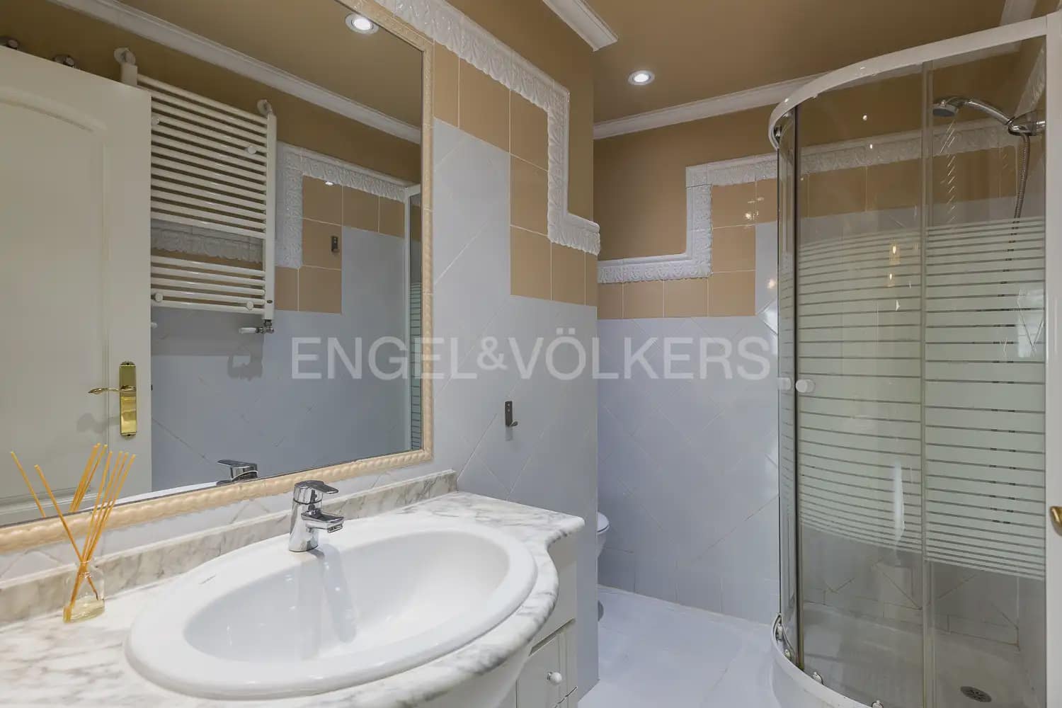 Ático de 3 habitaciones en València ciudad en alquiler - 3.200 € (Ref: 10113476)