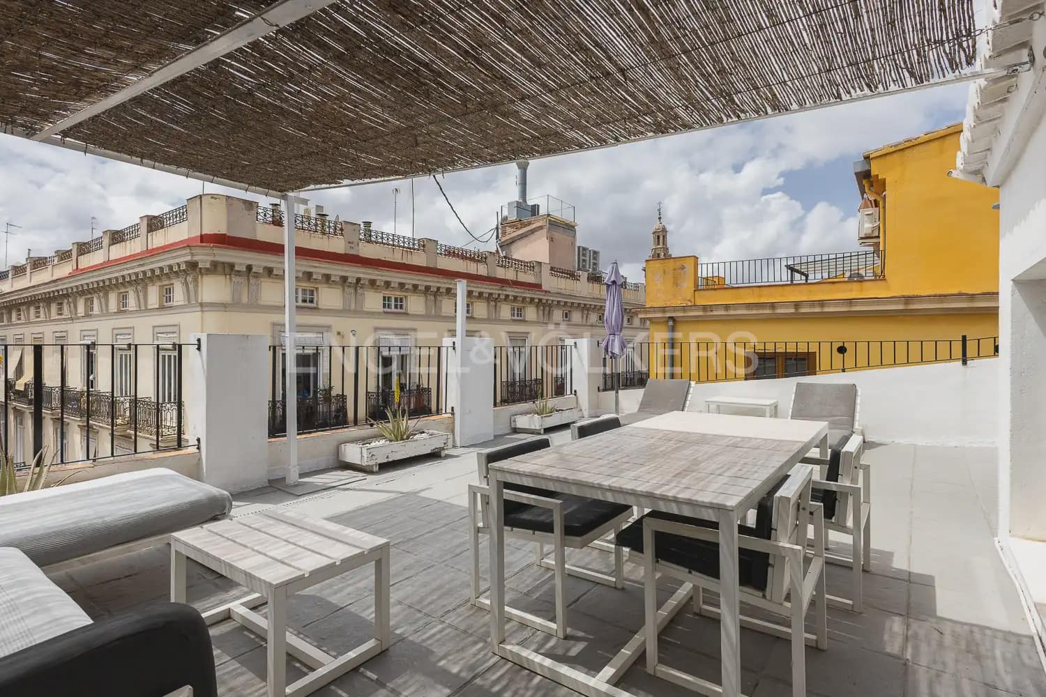Ático de 3 habitaciones en València ciudad en alquiler - 3.200 € (Ref: 10113476)