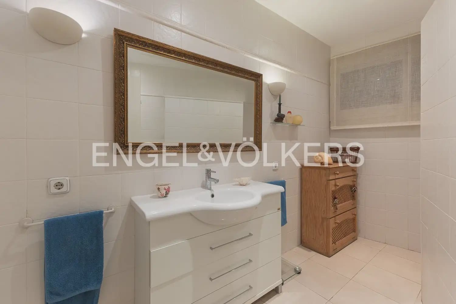 3 bedroom Flat for sale in Valencia city with garage - € 1,750,000 (Ref: 10116071)