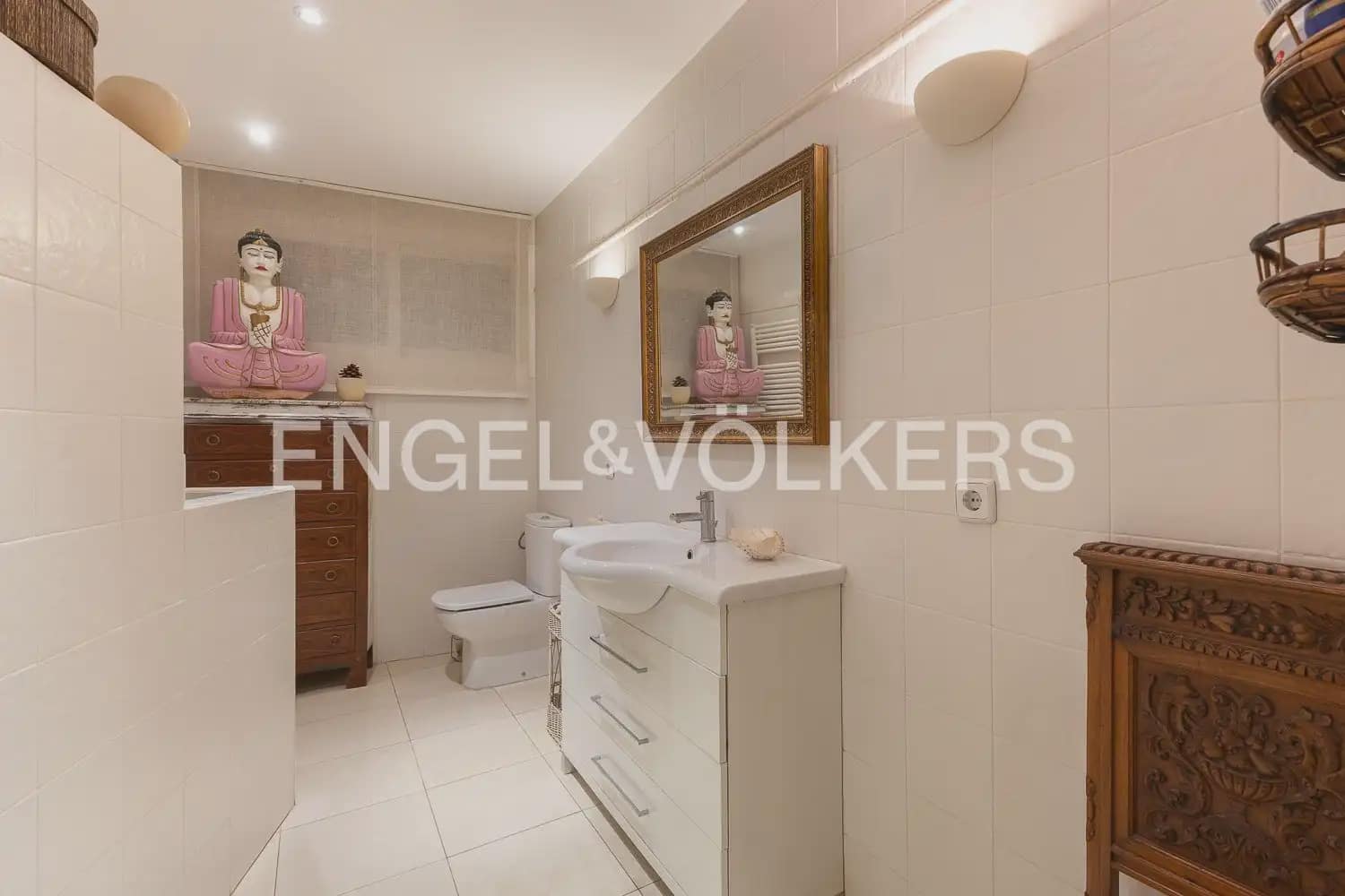3 bedroom Flat for sale in Valencia city with garage - € 1,750,000 (Ref: 10116071)