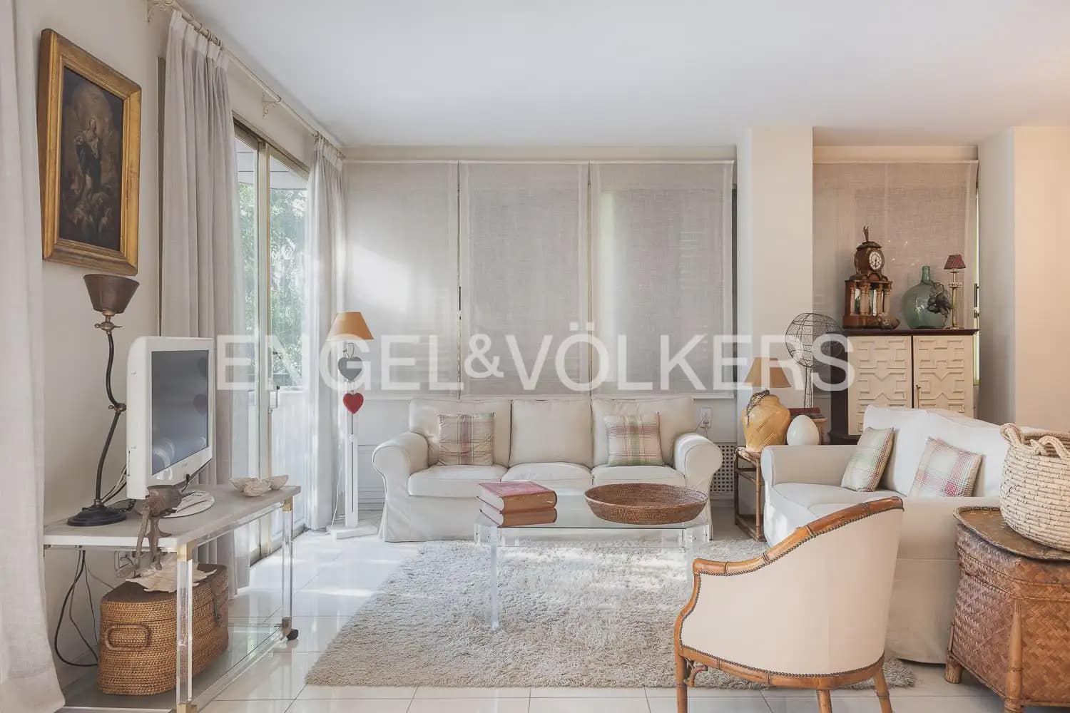 3 bedroom Flat for sale in Valencia city with garage - € 1,750,000 (Ref: 10116071)