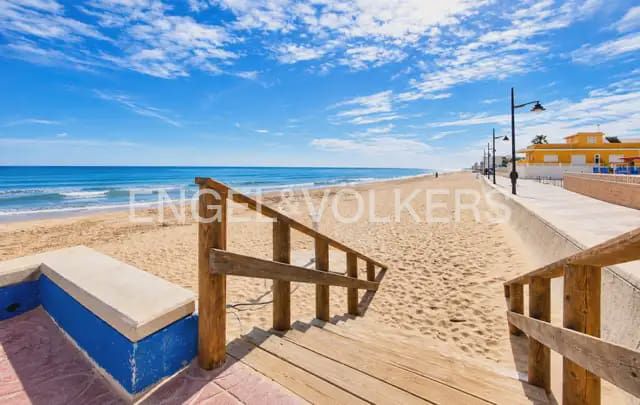 4 camera da letto Villetta Bifamiliare da affittare in El Perelló, Sueca con garage - 1.500 € (Rif: 10116072)