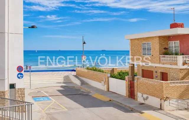 4 camera da letto Villetta Bifamiliare da affittare in El Perelló, Sueca con garage - 1.500 € (Rif: 10116072)