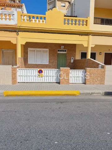 4 camera da letto Villetta Bifamiliare da affittare in El Perelló, Sueca con garage - 1.500 € (Rif: 10116072)