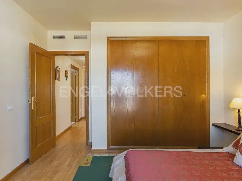 Villa/Maison de 3 chambres à louer à Chiva avec garage - 1 600 € (Ref: 10116073)