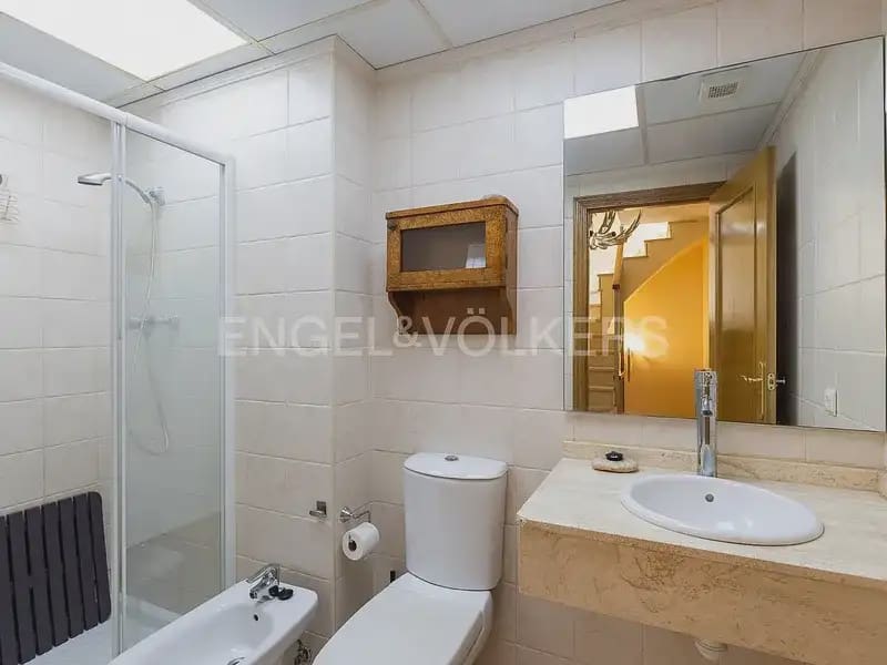 Villa/Maison de 3 chambres à louer à Chiva avec garage - 1 600 € (Ref: 10116073)