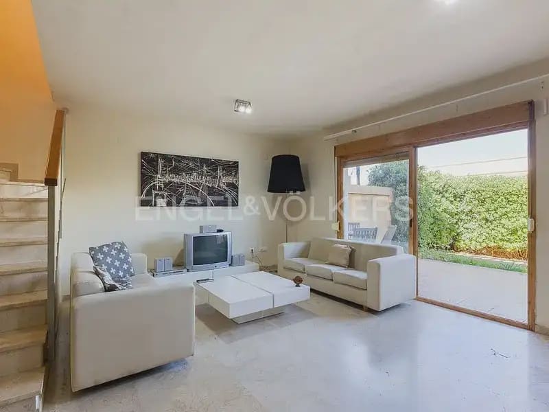 Villa/Maison de 3 chambres à louer à Chiva avec garage - 1 600 € (Ref: 10116073)