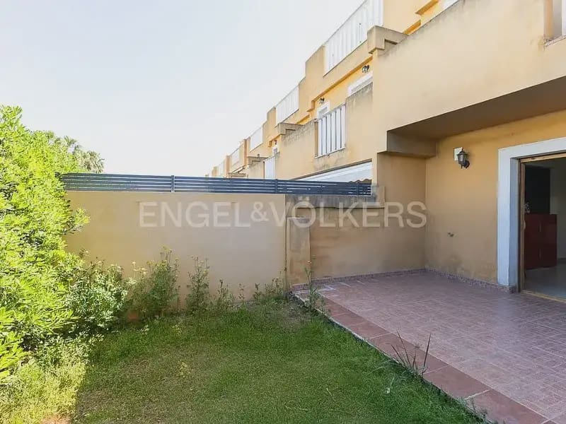 Villa/Maison de 3 chambres à louer à Chiva avec garage - 1 600 € (Ref: 10116073)