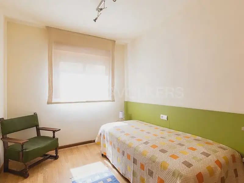 Villa/Maison de 3 chambres à louer à Chiva avec garage - 1 600 € (Ref: 10116073)