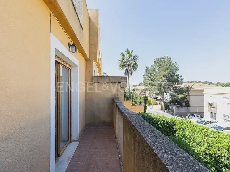 Villa/Maison de 3 chambres à louer à Chiva avec garage - 1 600 € (Ref: 10116073)