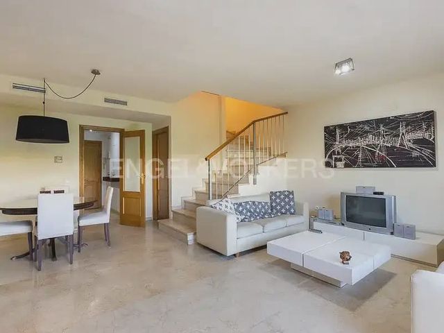 Villa/Maison de 3 chambres à louer à Chiva avec garage - 1 600 € (Ref: 10116073)