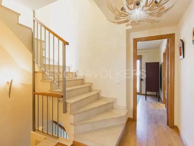 Villa/Maison de 3 chambres à louer à Chiva avec garage - 1 600 € (Ref: 10116073)