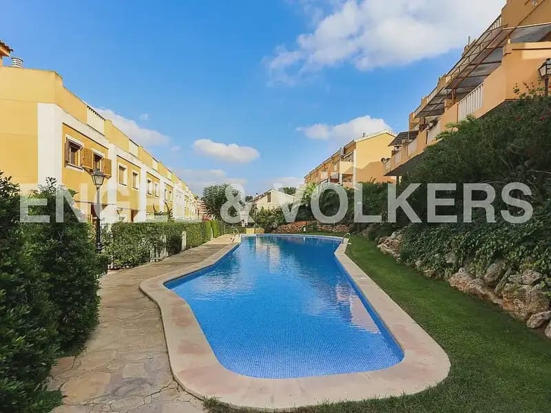 Villa/Maison de 3 chambres à louer à Chiva avec garage - 1 600 € (Ref: 10116073)