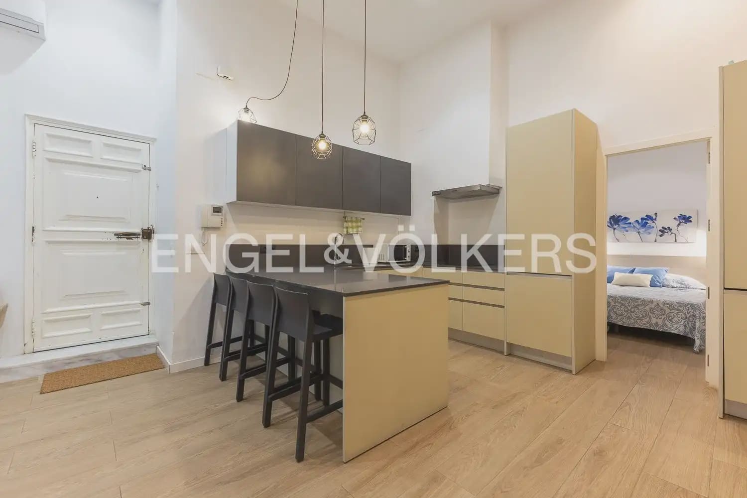 2 bedroom Flat for sale in Valencia city - € 475,000 (Ref: 10116075)