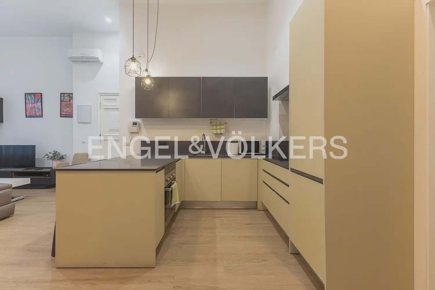 2 bedroom Flat for sale in Valencia city - € 475,000 (Ref: 10116075)