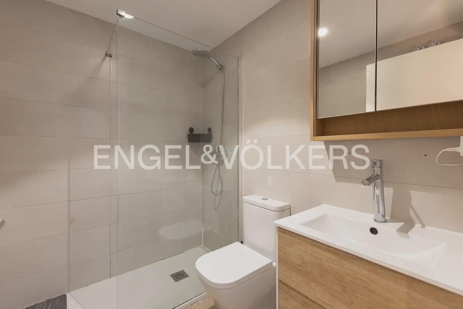 2 bedroom Flat for sale in Valencia city - € 475,000 (Ref: 10116075)