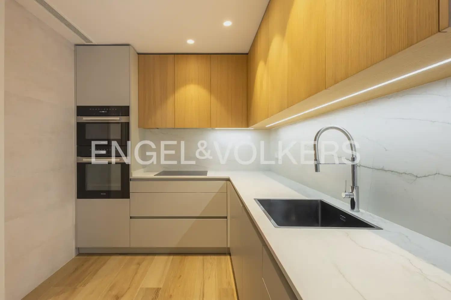 Appartement de 3 chambres à louer à Denia avec piscine garage - 2 900 € (Ref: 10118373)