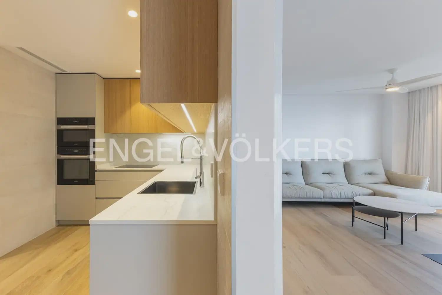 Appartement de 3 chambres à louer à Denia avec piscine garage - 2 900 € (Ref: 10118373)