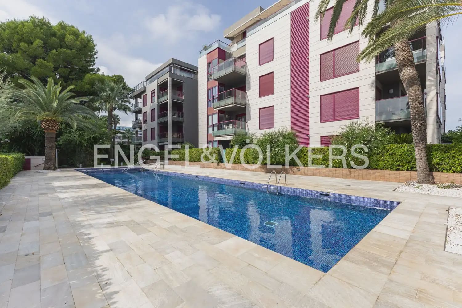 Appartement de 3 chambres à louer à Denia avec piscine garage - 2 900 € (Ref: 10118373)
