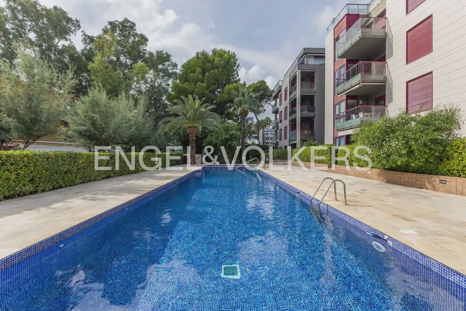 Appartement de 3 chambres à louer à Denia avec piscine garage - 2 900 € (Ref: 10118373)