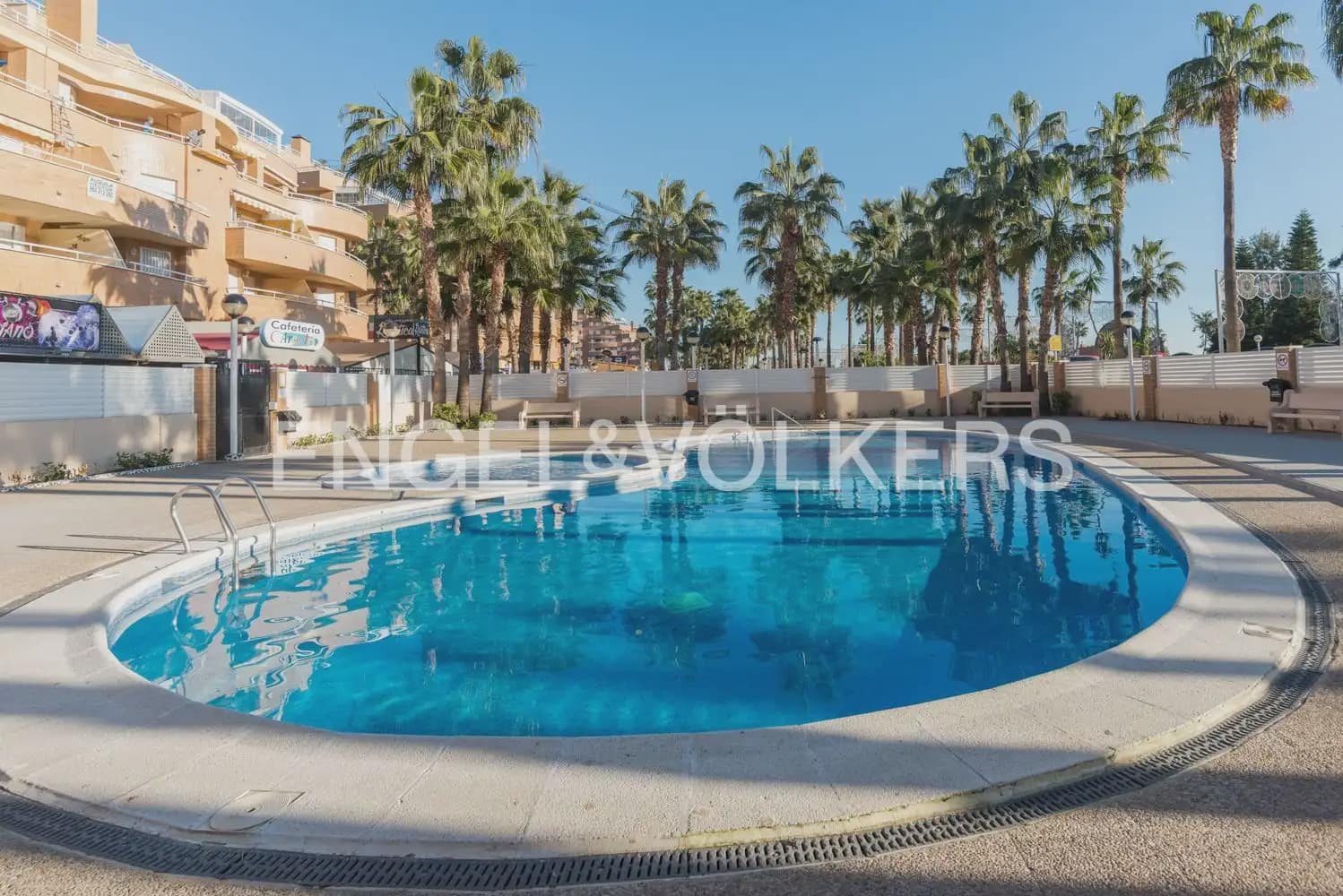 2 bedroom Flat for sale in Oropesa  with pool garage - € 159,000 (Ref: 10118374)